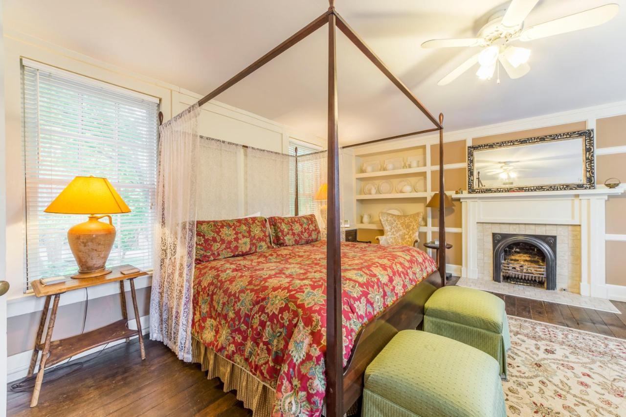 Bourbon Manor Bed & Breakfast Inn Bardstown Extérieur photo