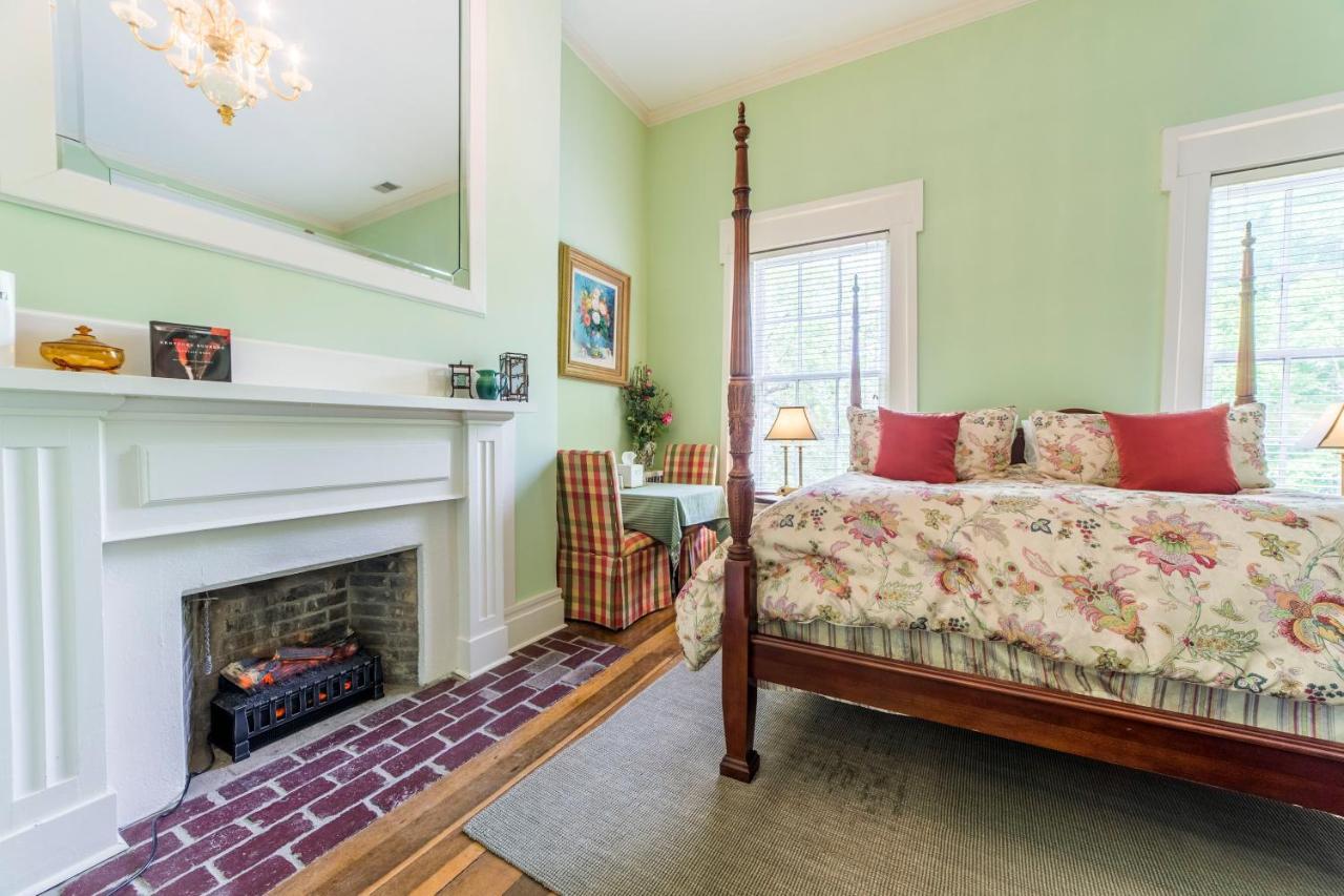 Bourbon Manor Bed & Breakfast Inn Bardstown Extérieur photo