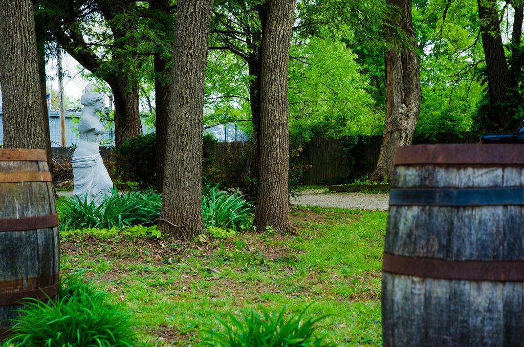 Bourbon Manor Bed & Breakfast Inn Bardstown Extérieur photo