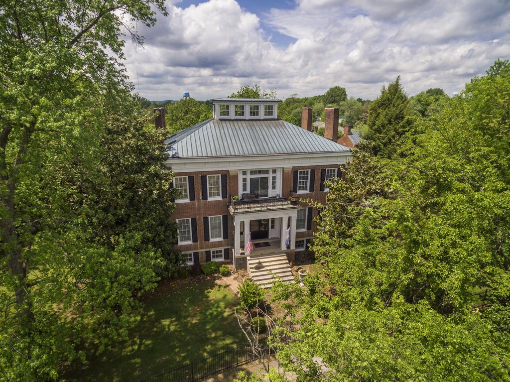 Bourbon Manor Bed & Breakfast Inn Bardstown Extérieur photo