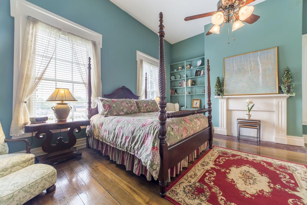Bourbon Manor Bed & Breakfast Inn Bardstown Extérieur photo